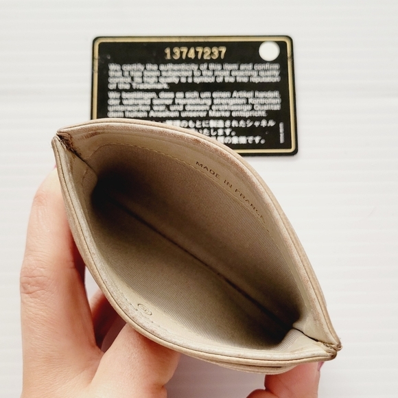 Chanel Caviar Ivory Card Holder Authentic - Picture 7 of 16